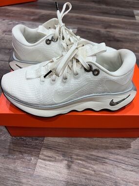 Womens Nike Motiva